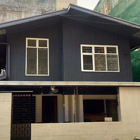 The Hub District Hostel And Dorm Makati City ภายนอก รูปภาพ