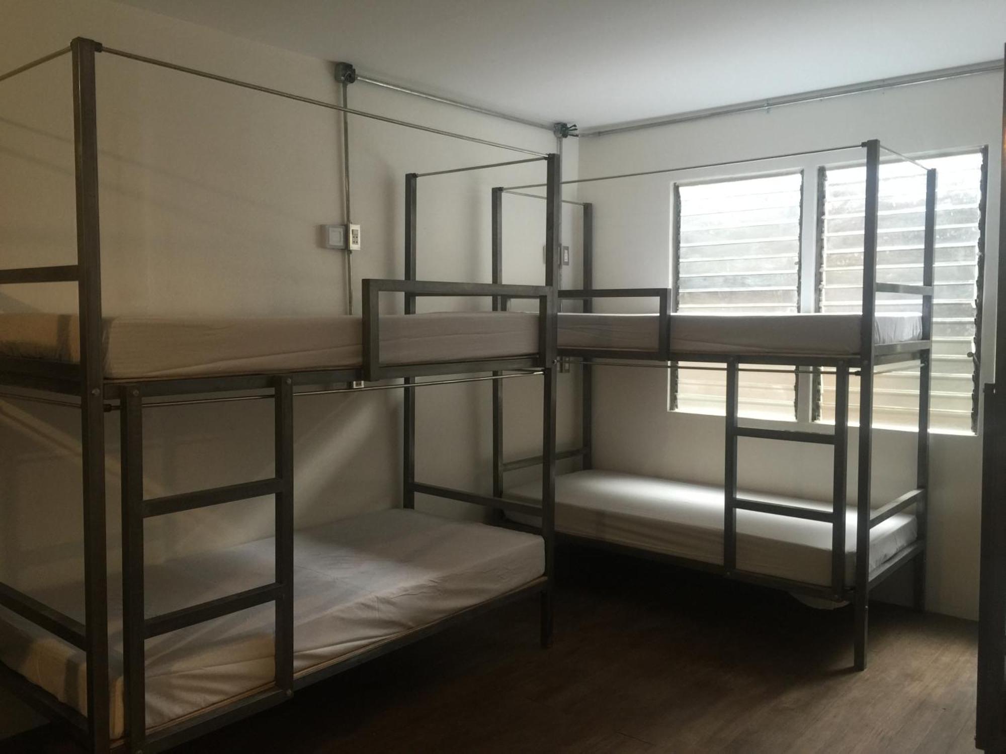 The Hub District Hostel And Dorm Makati City ภายนอก รูปภาพ