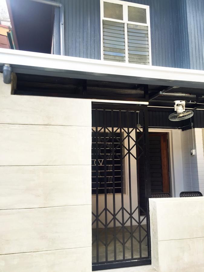 The Hub District Hostel And Dorm Makati City ภายนอก รูปภาพ